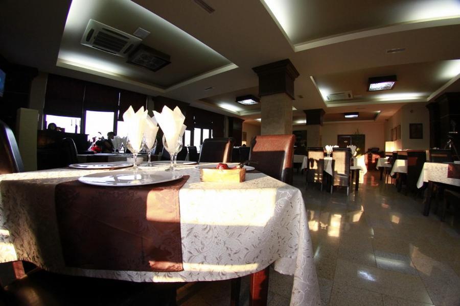 Hotel Imperium Sučava Exteriér fotografie